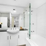 Man54 -Manly Magic Waterfront Retreat With Gym & Sauna