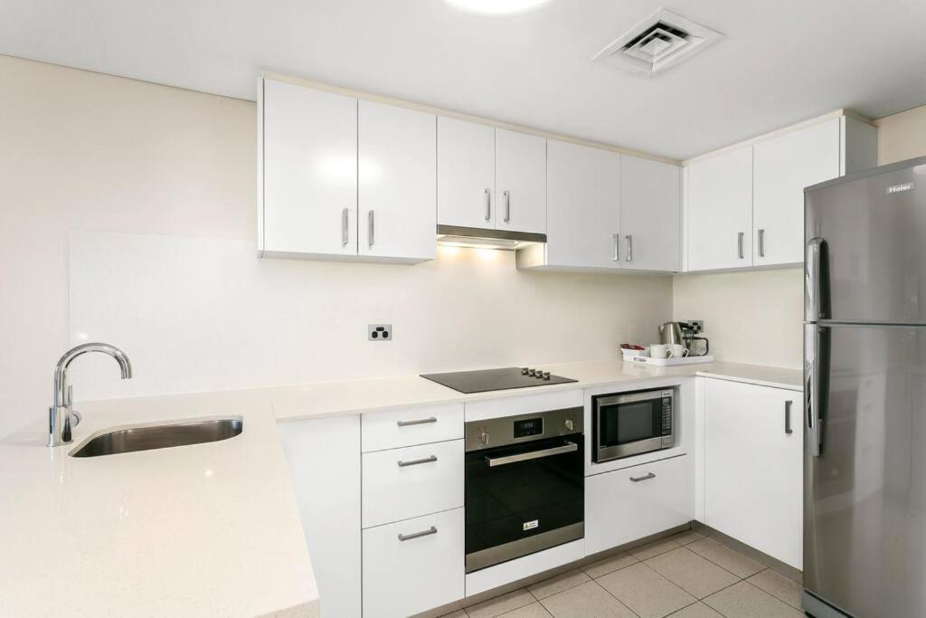 Apartment Man54 -manly Magic Waterfront Retreat With Gym & Sauna