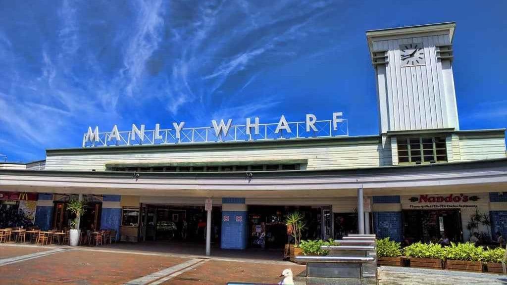 Man54 -manly Magic Waterfront Retreat With Gym & Sauna Apartment